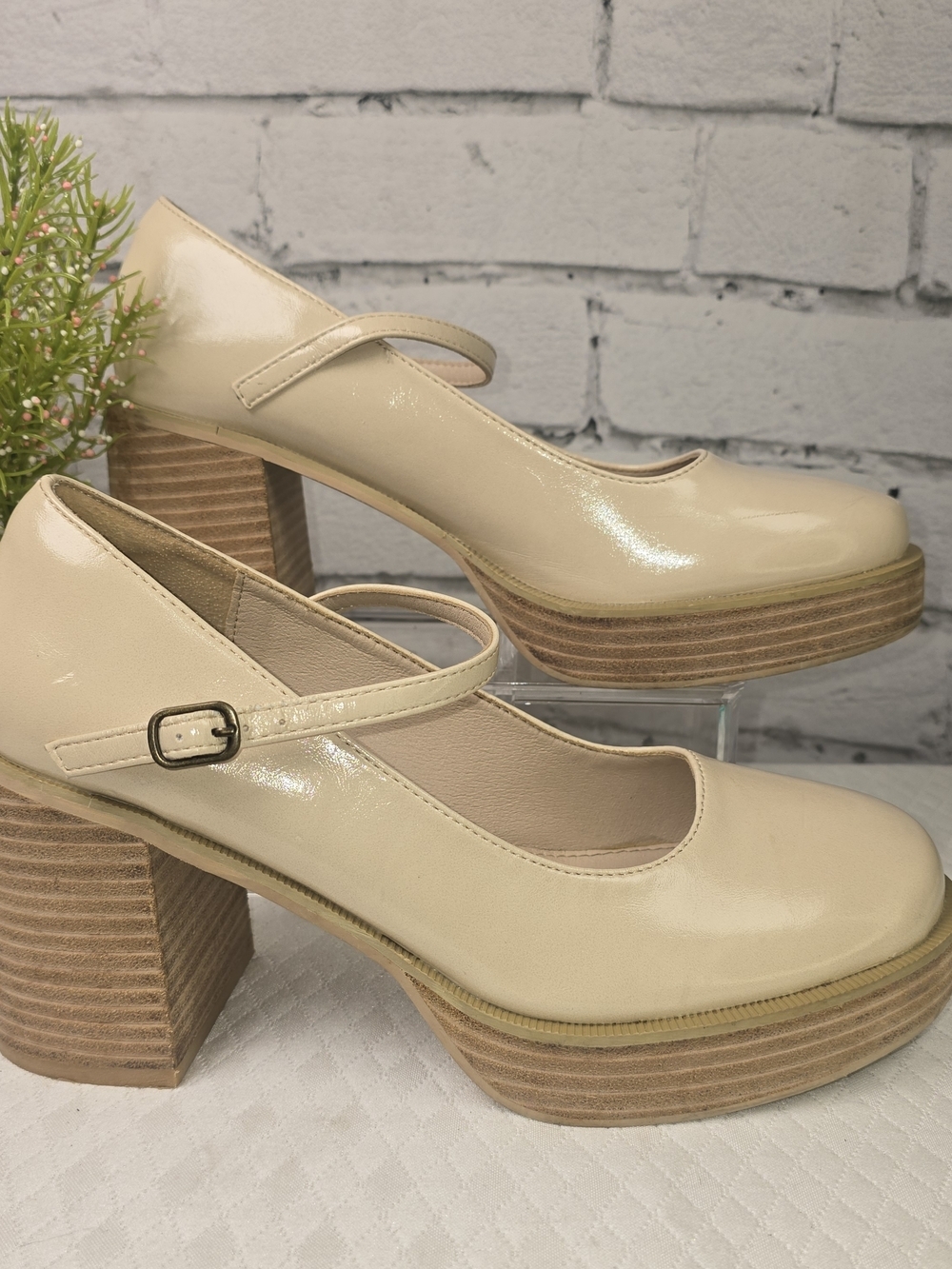 OASIS SOCIETY JENNIFER PLATFORM MARY-JANES CREAM NUDE FAUX PATENT-LEATHER 8.5
